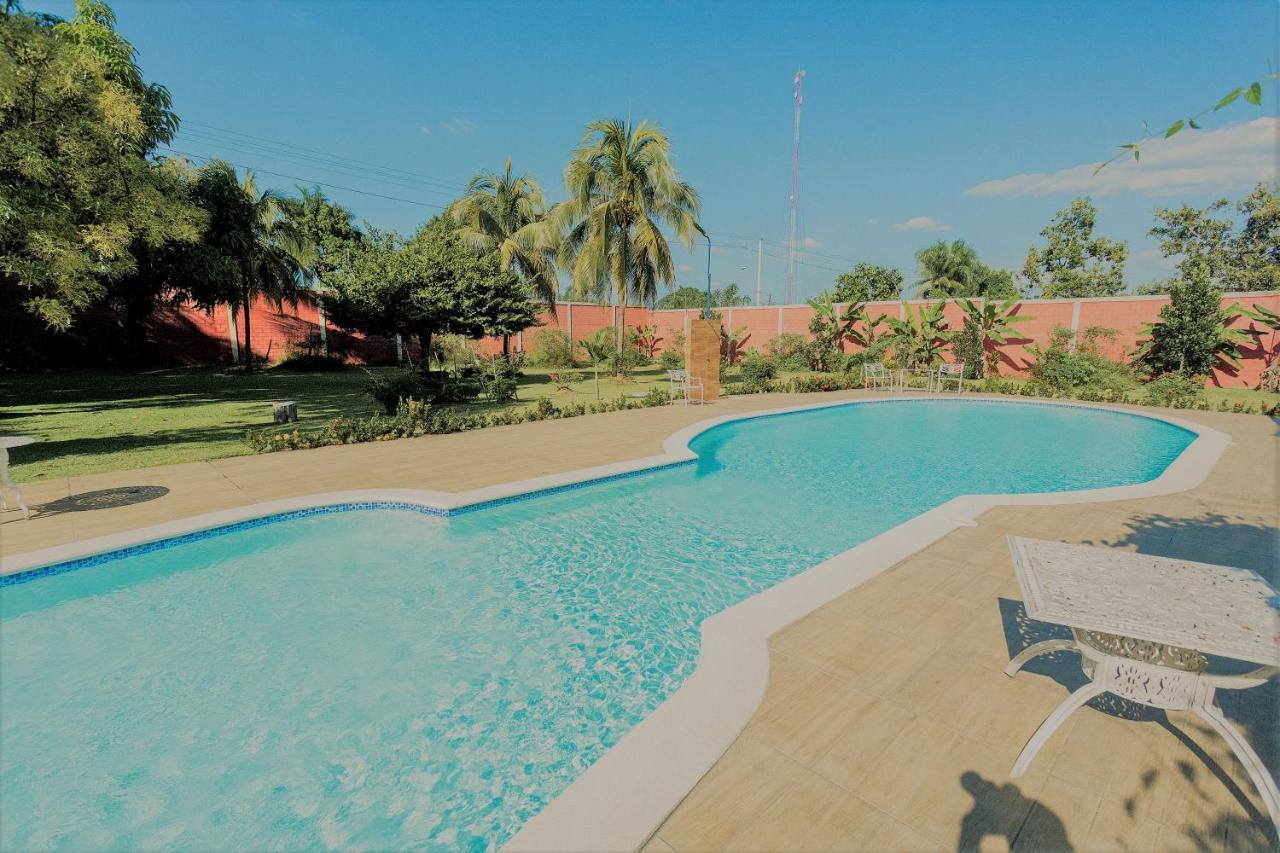 Rancho Guacamayos Hotel & Restaurantes Bonao Ngoại thất bức ảnh