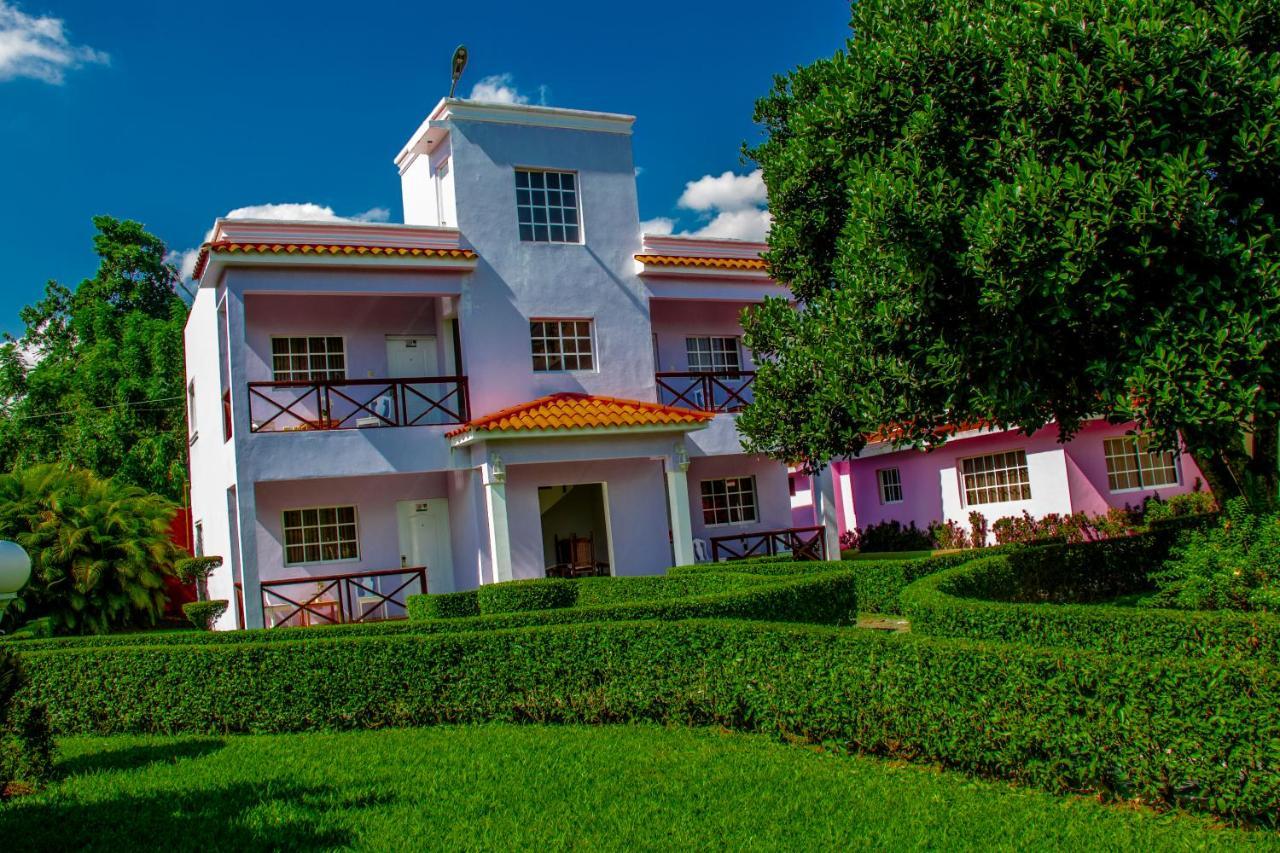Rancho Guacamayos Hotel & Restaurantes Bonao Ngoại thất bức ảnh