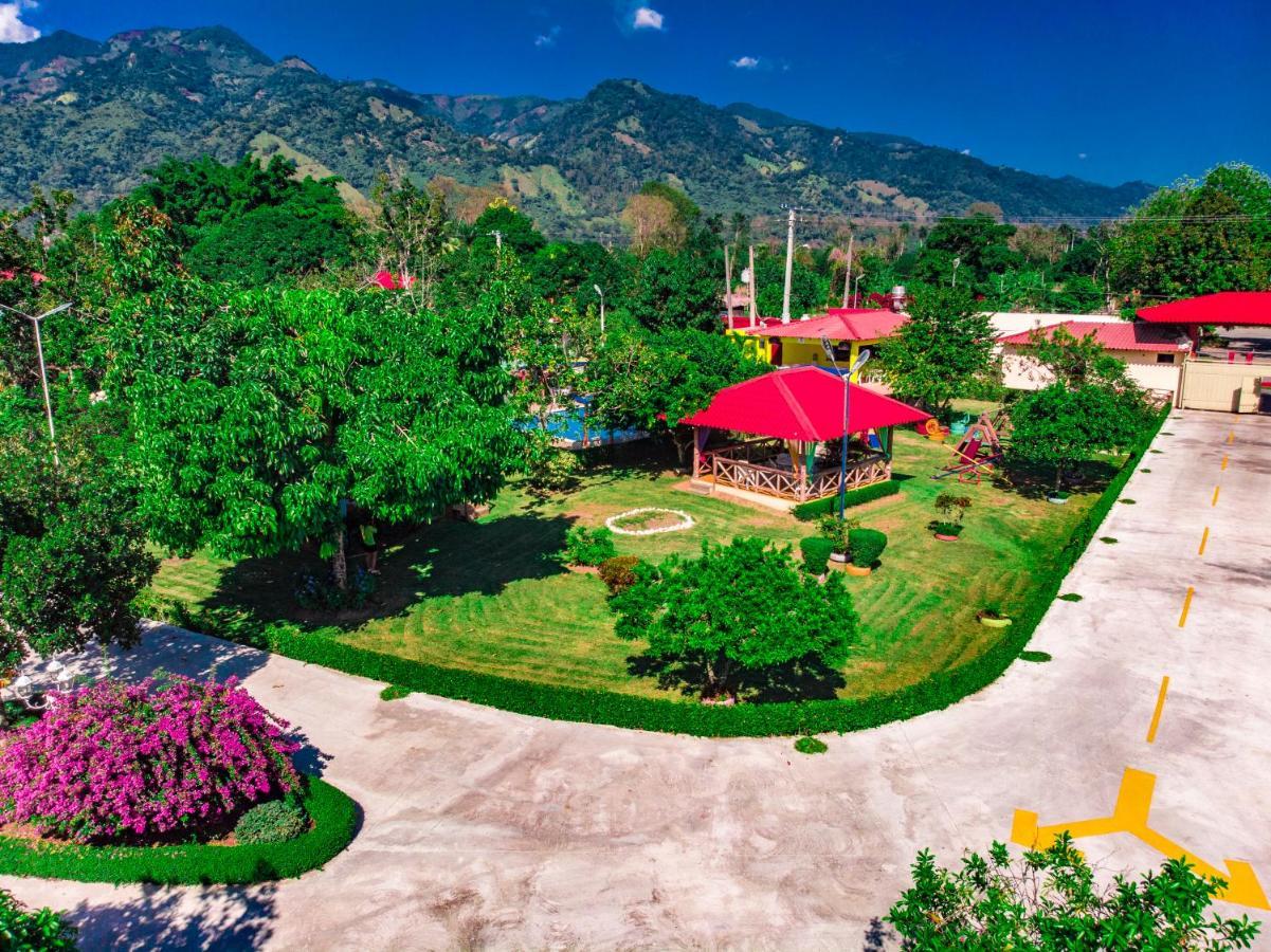 Rancho Guacamayos Hotel & Restaurantes Bonao Ngoại thất bức ảnh